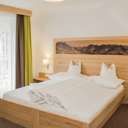 Alpinhotel Monte Superior - Silvretta Card Premium Betrieb Galtuer