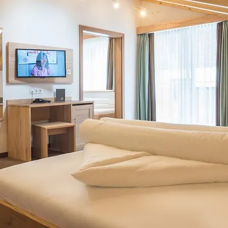 فندق Alpinhotel Monte Superior - Silvretta Card Premium Betrieb 3*