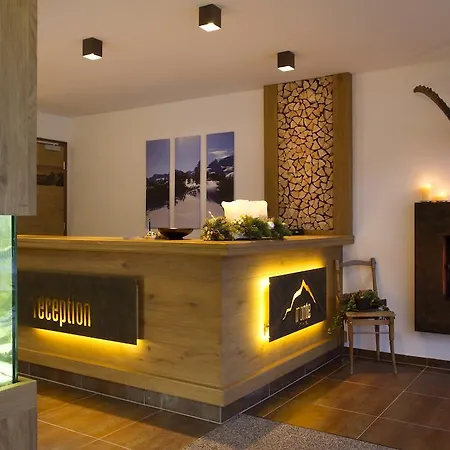 Alpinhotel Monte Superior - Silvretta Card Premium Betrieb Отель