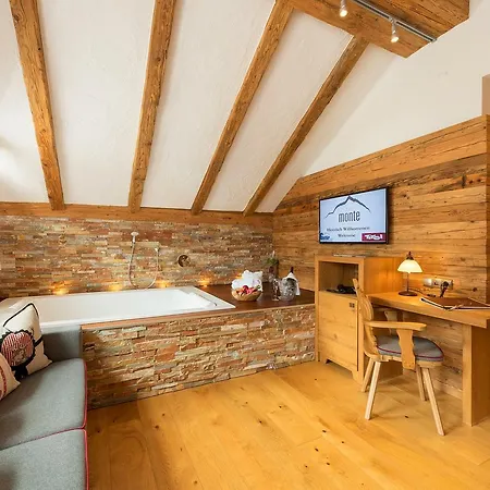 Alpinhotel Monte Superior - Silvretta Card Premium Betrieb מלון